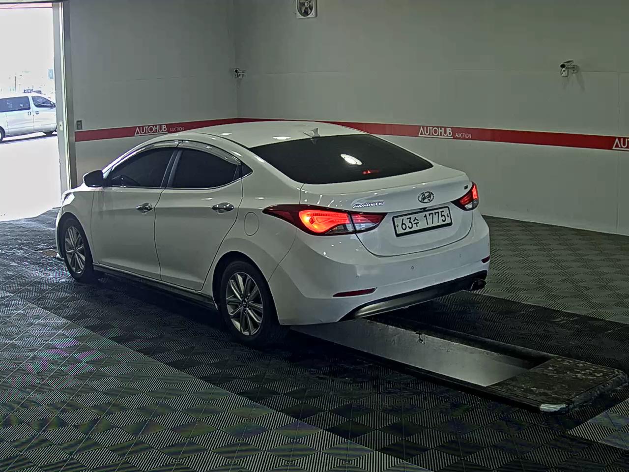 Hyundai Elantra 2014 - Image 5
