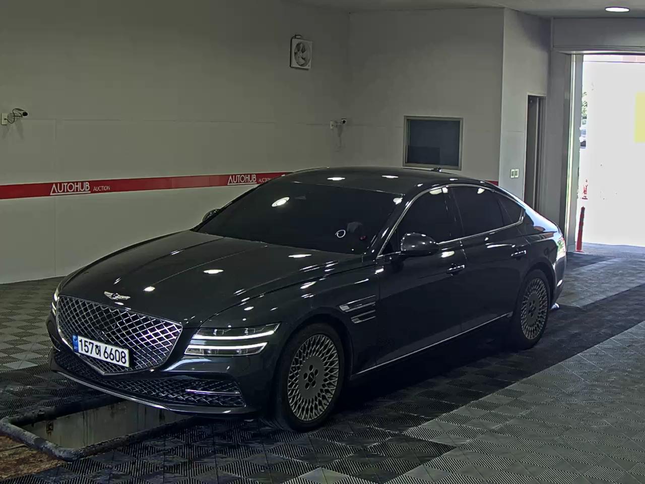 GENESIS G80 BASE MODEL