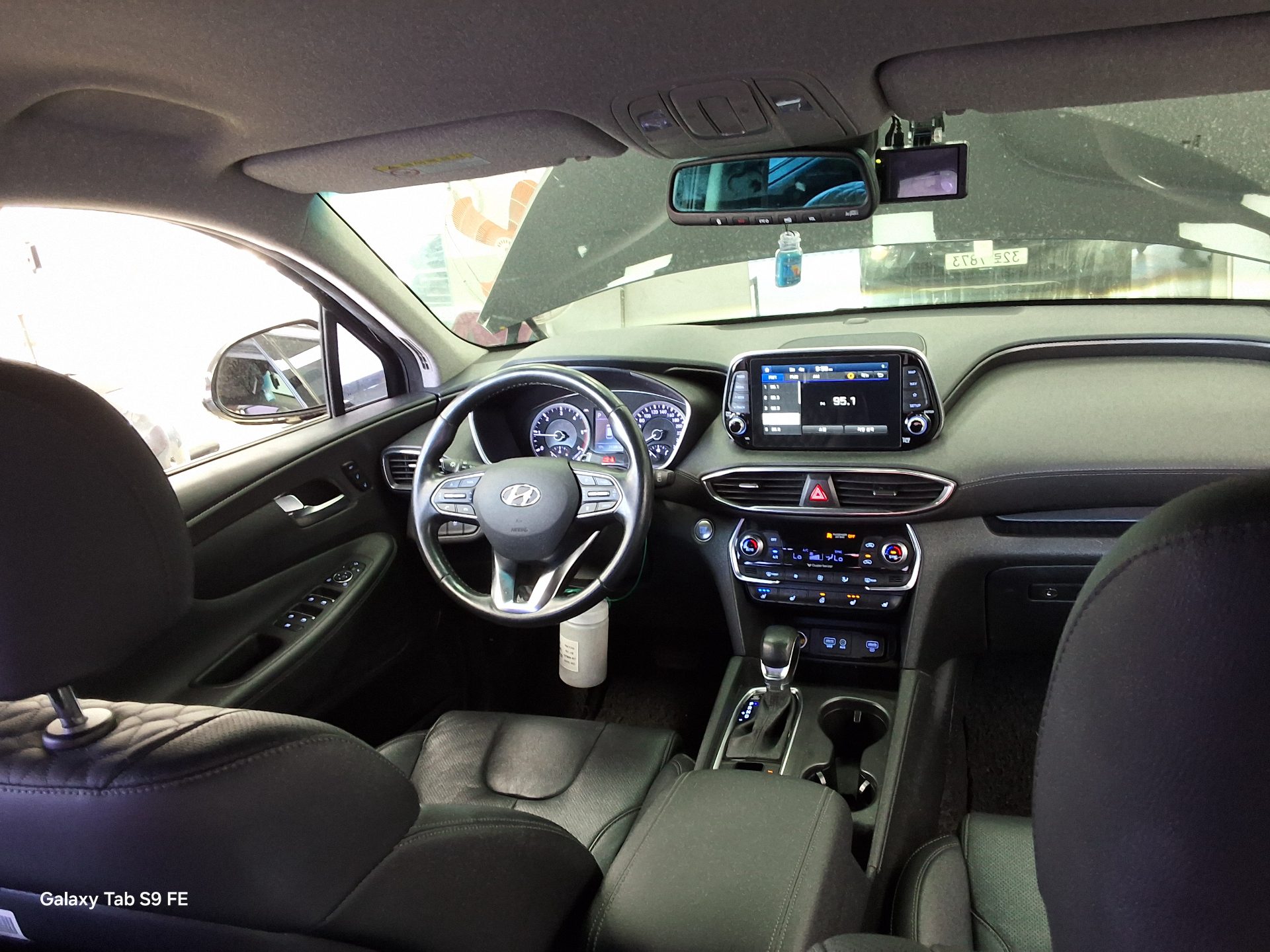 Hyundai Santa Fe 2020 - Image 10