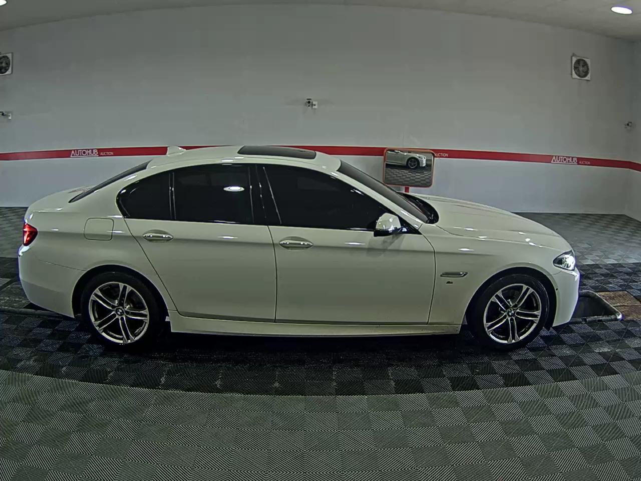 BMW 5 Series 2016 - Image 3