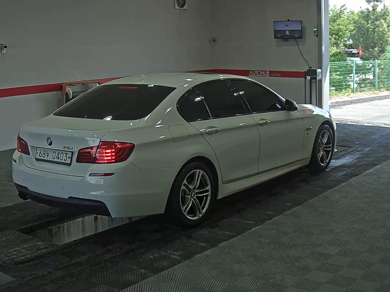 BMW 5 Series 2016 - Image 4