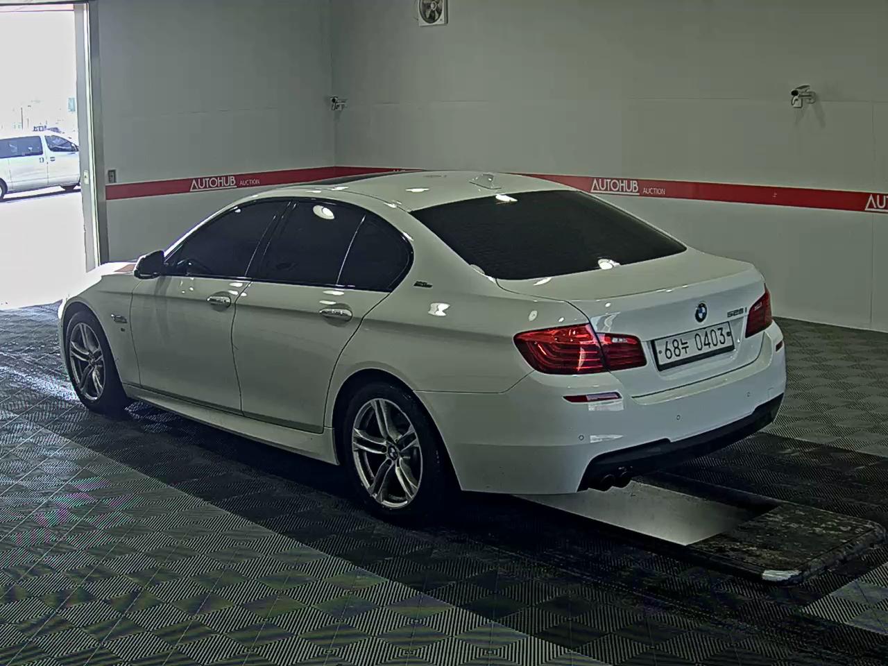 BMW 5 Series 2016 - Image 5
