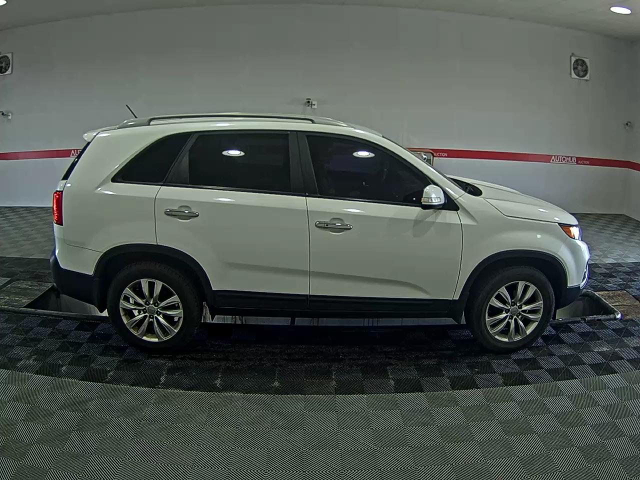 Kia Sorento 2011 - Image 3