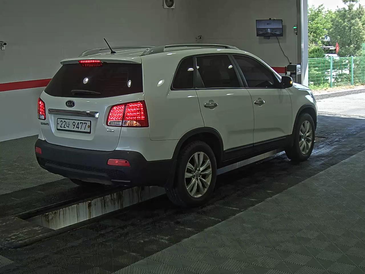 Kia Sorento 2011 - Image 4