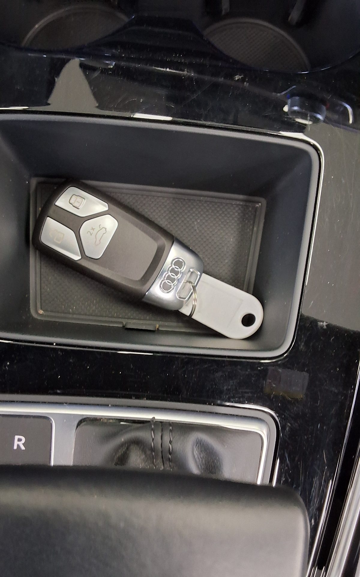 Audi A4 2020 - Image 18