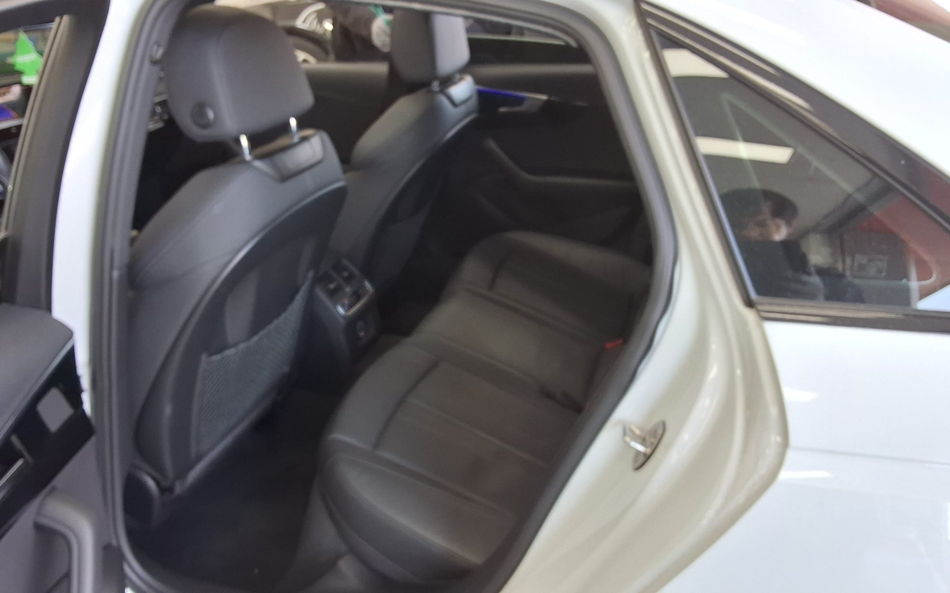 Audi A4 2020 - Image 11