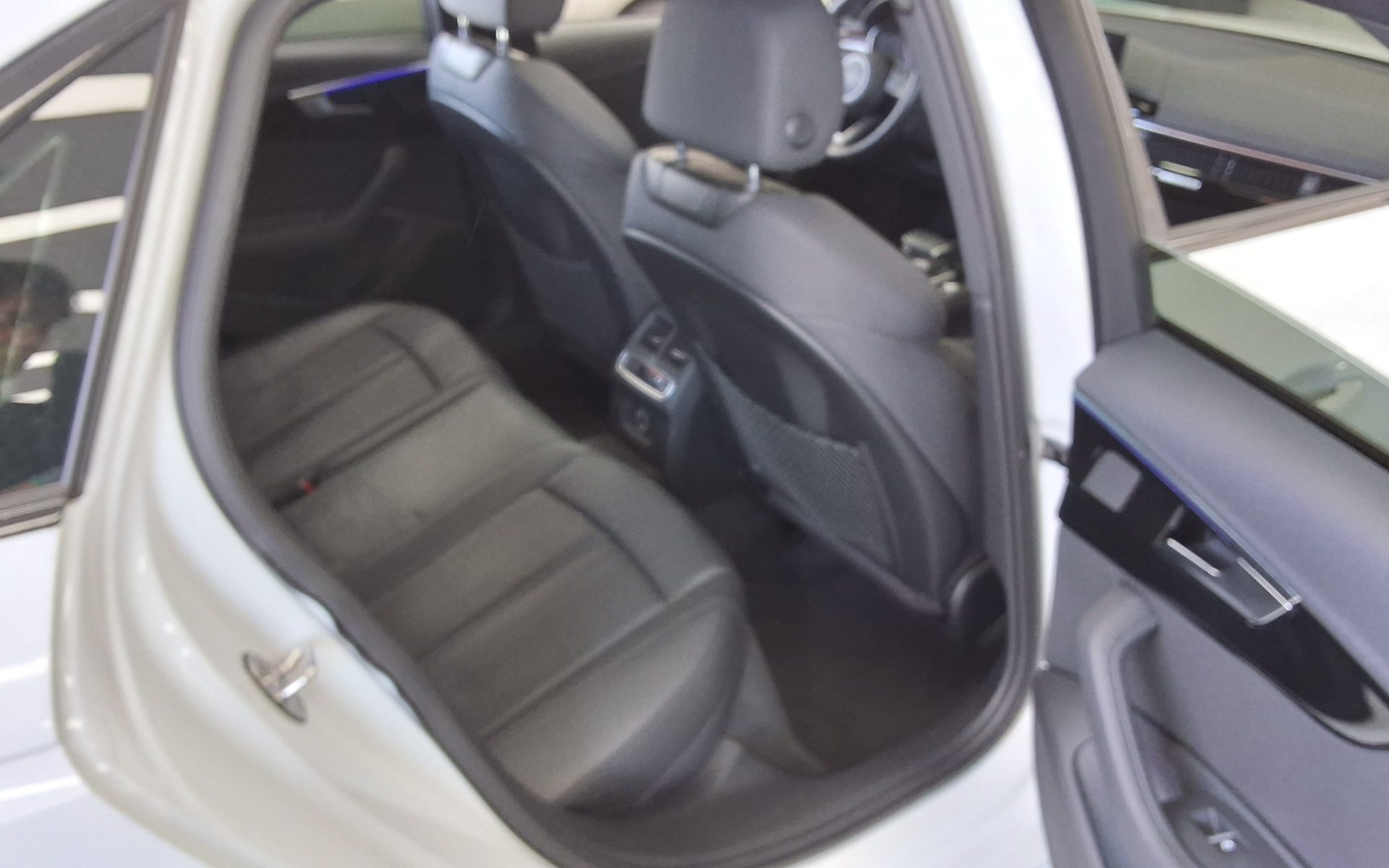 Audi A4 2020 - Image 12