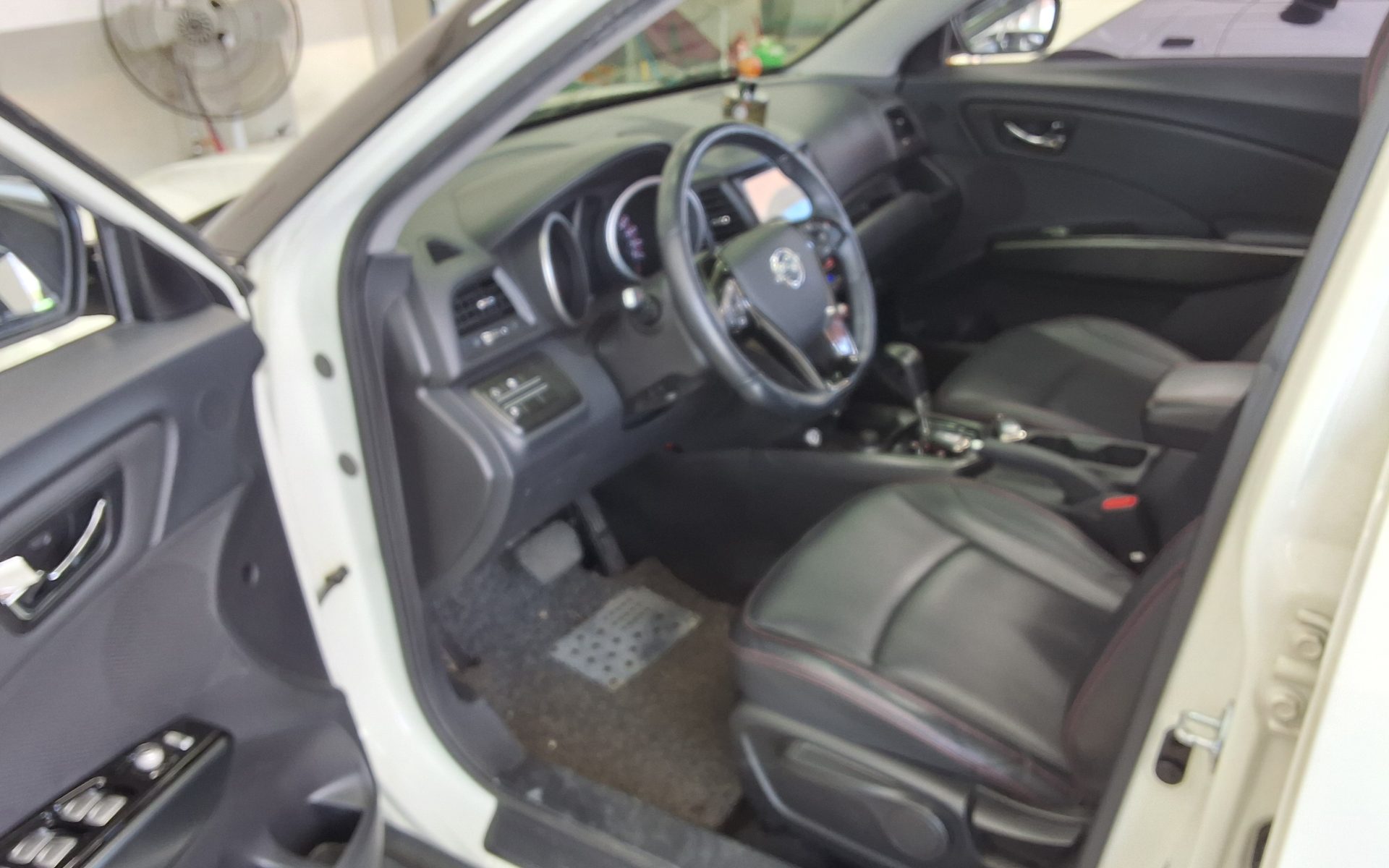 KG Mobility Tivoli 2016 - Image 9