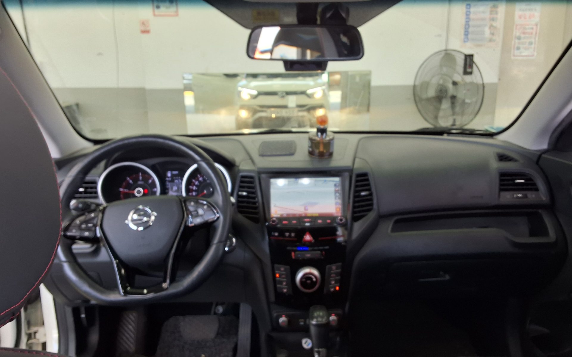 KG Mobility Tivoli 2016 - Image 10