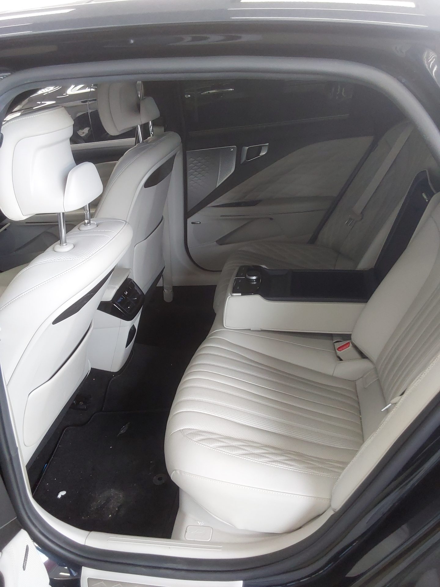 Kia K8 2022 - Image 11