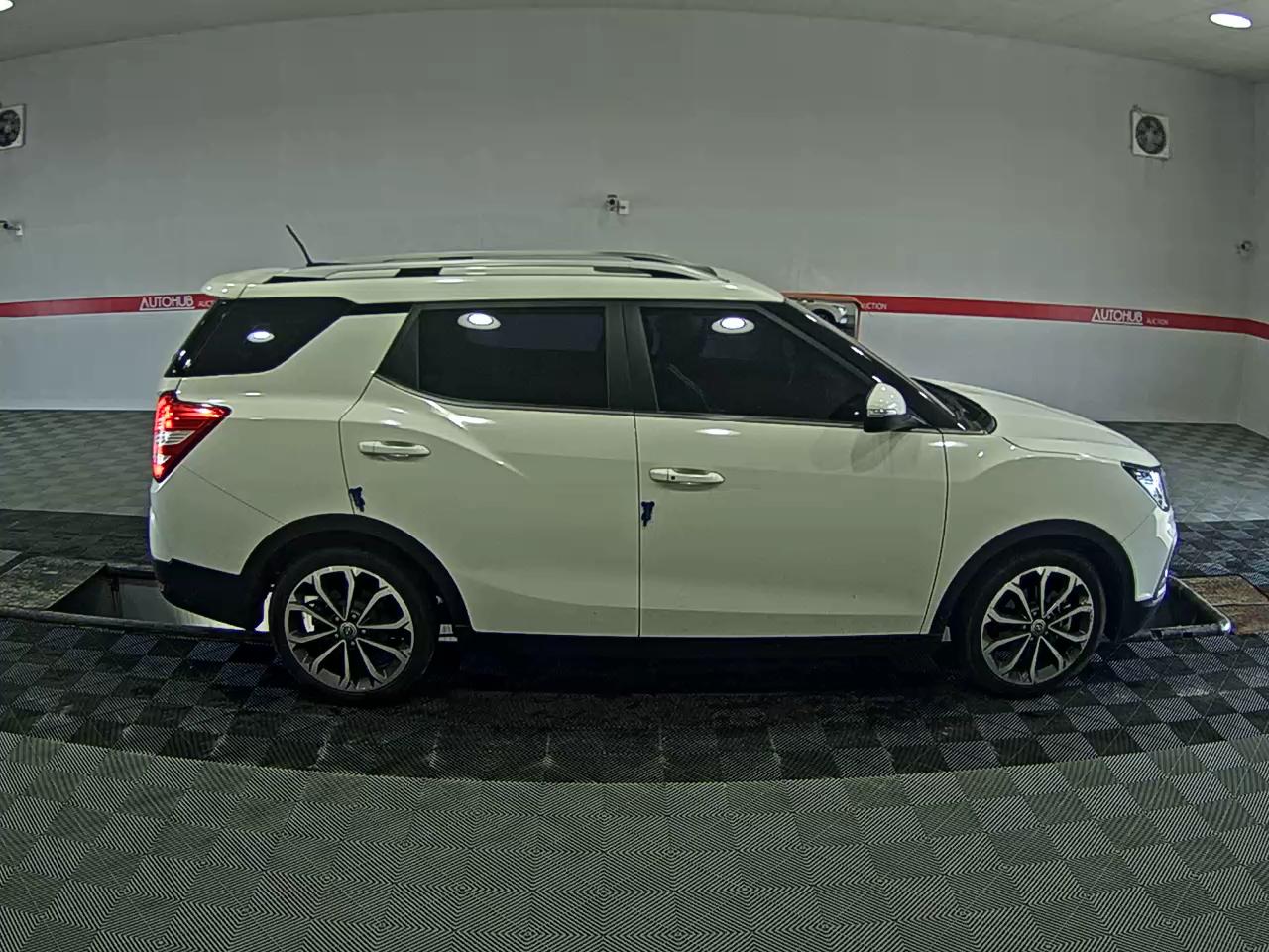 KG Mobility Tivoli 2016 - Image 3
