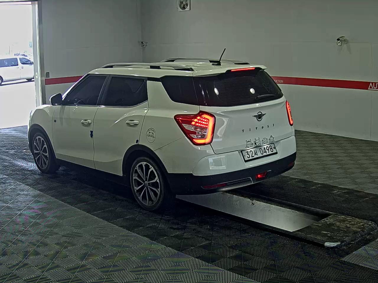 KG Mobility Tivoli 2016 - Image 5