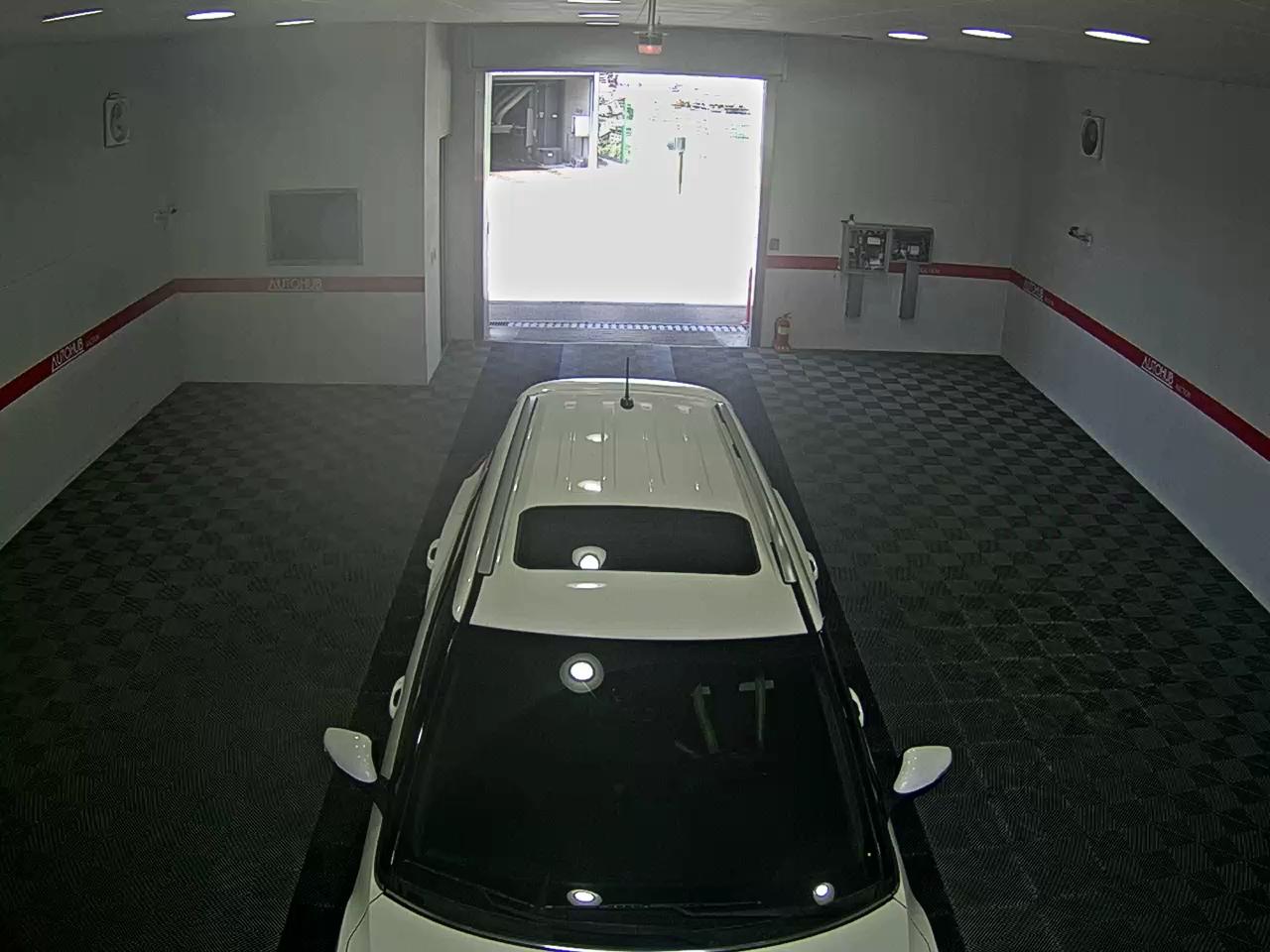 KG Mobility Tivoli 2016 - Image 6
