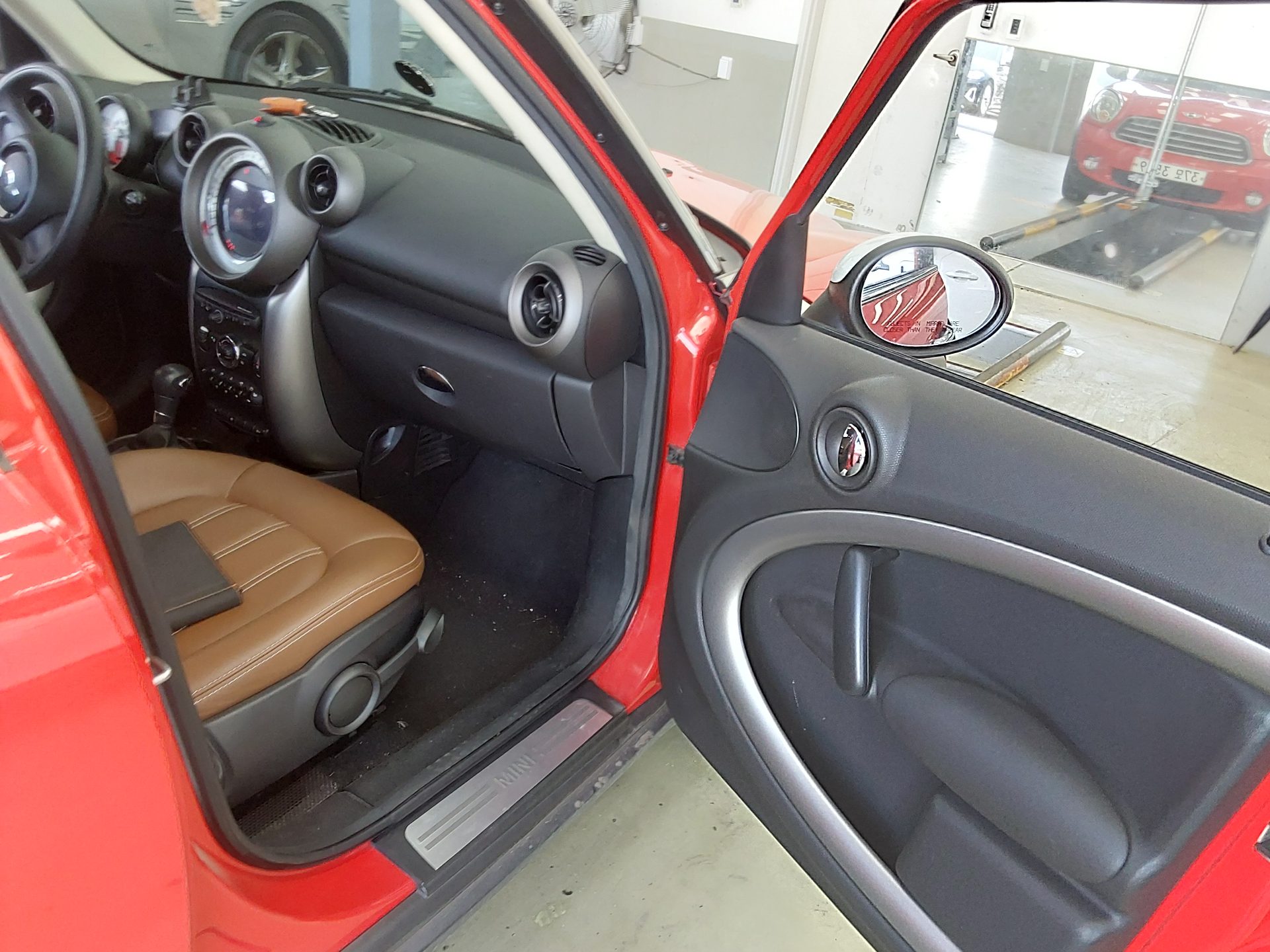 BMW MINI 2012 - Image 14