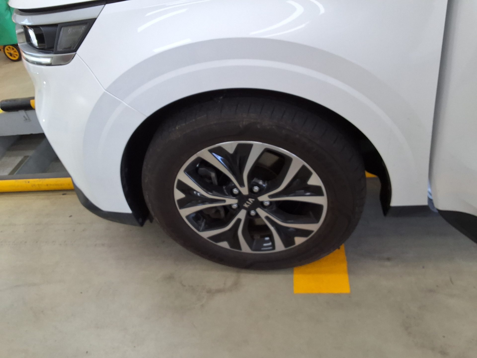 Kia SEDONA 2021 - Image 20