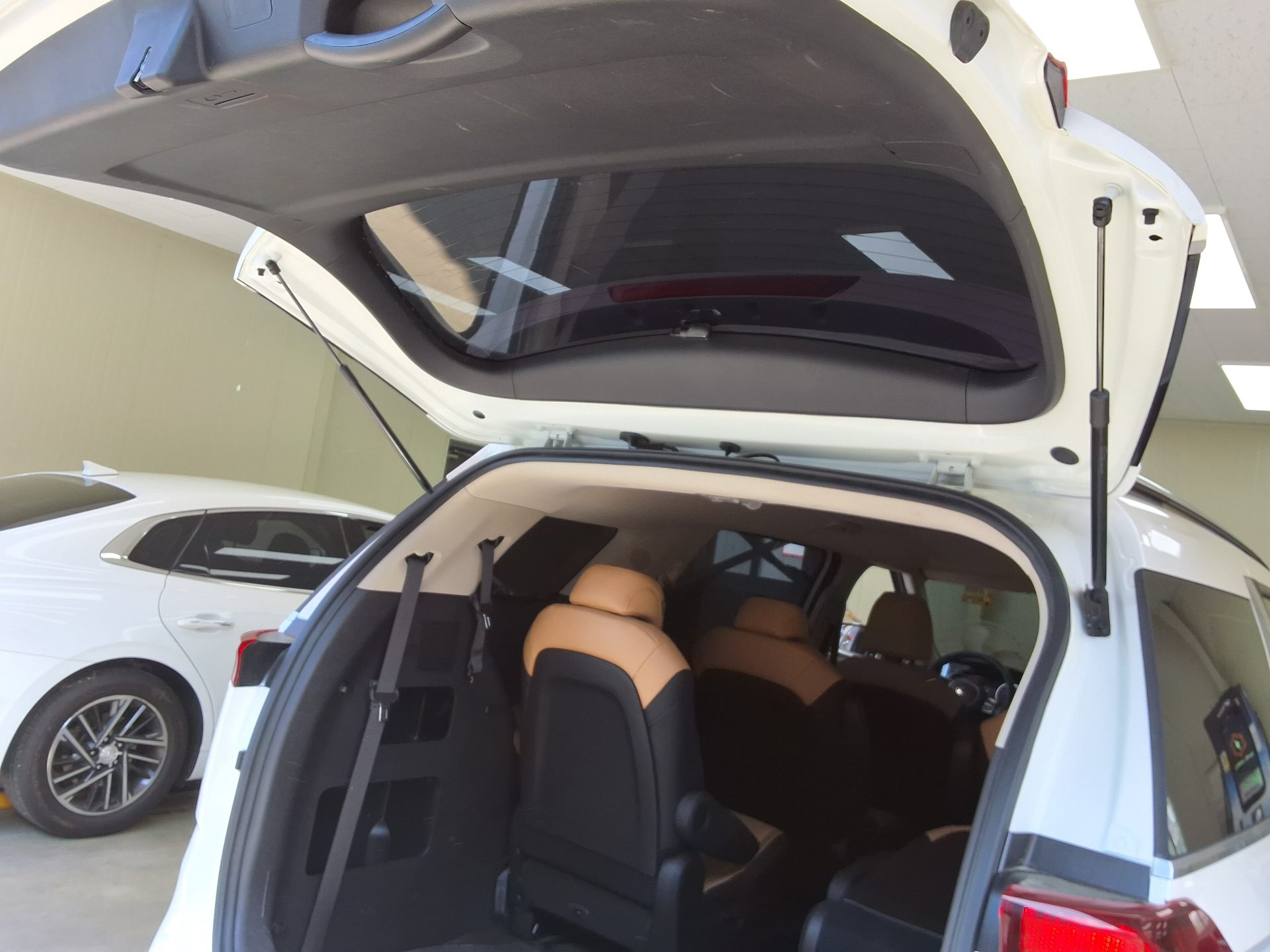 Kia SEDONA 2021 - Image 14