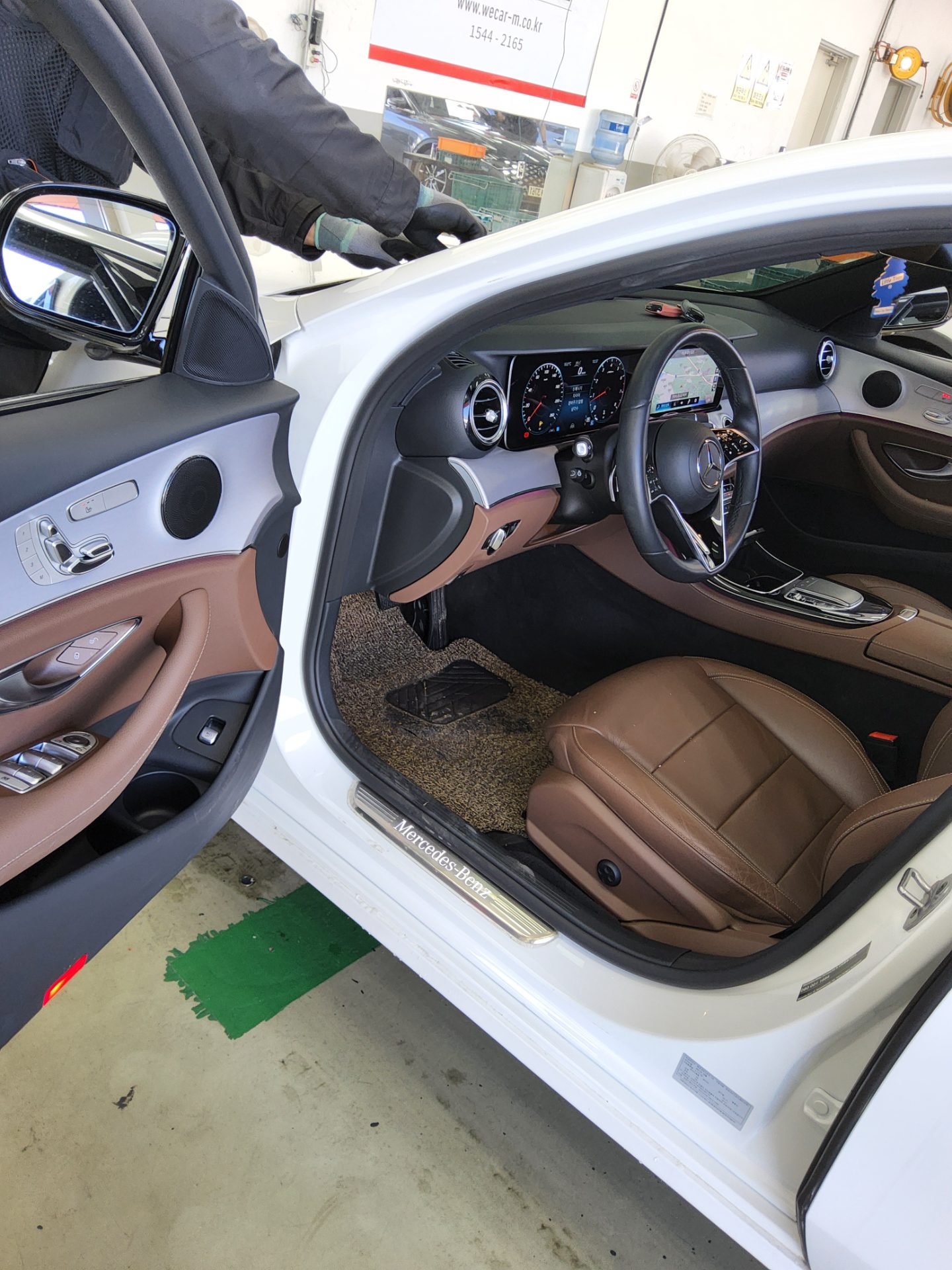 Mercedes-Benz E-Class 2021 - Image 9