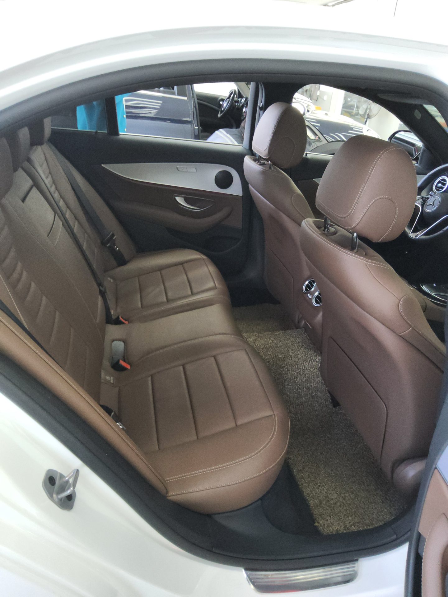 Mercedes-Benz E-Class 2021 - Image 12
