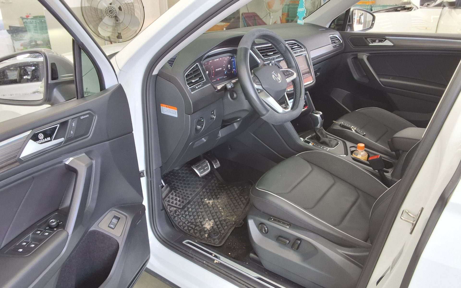 Volkswagen Tiguan 2023 - Image 9