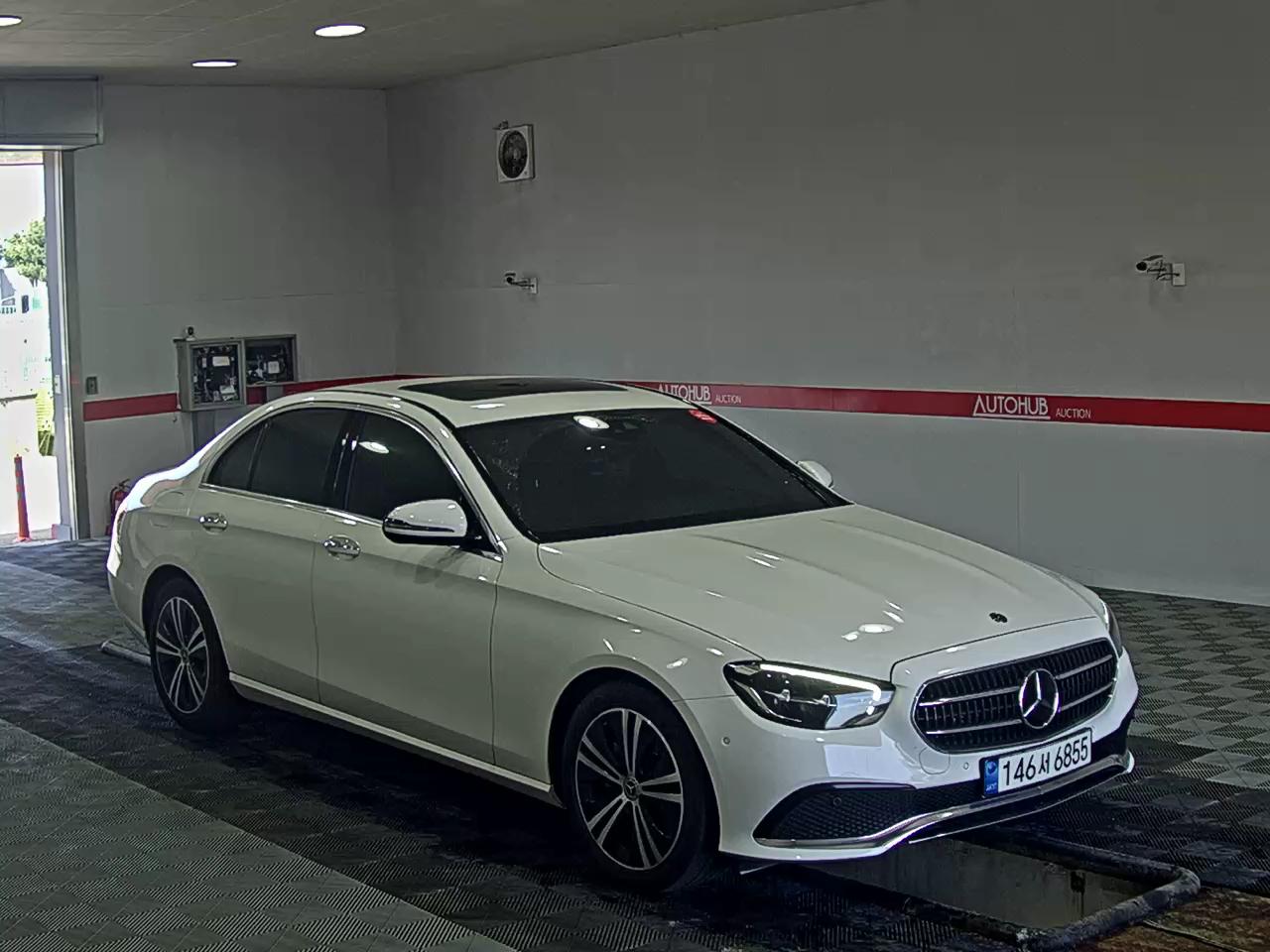 Mercedes-Benz E-Class 2021 - Image 2
