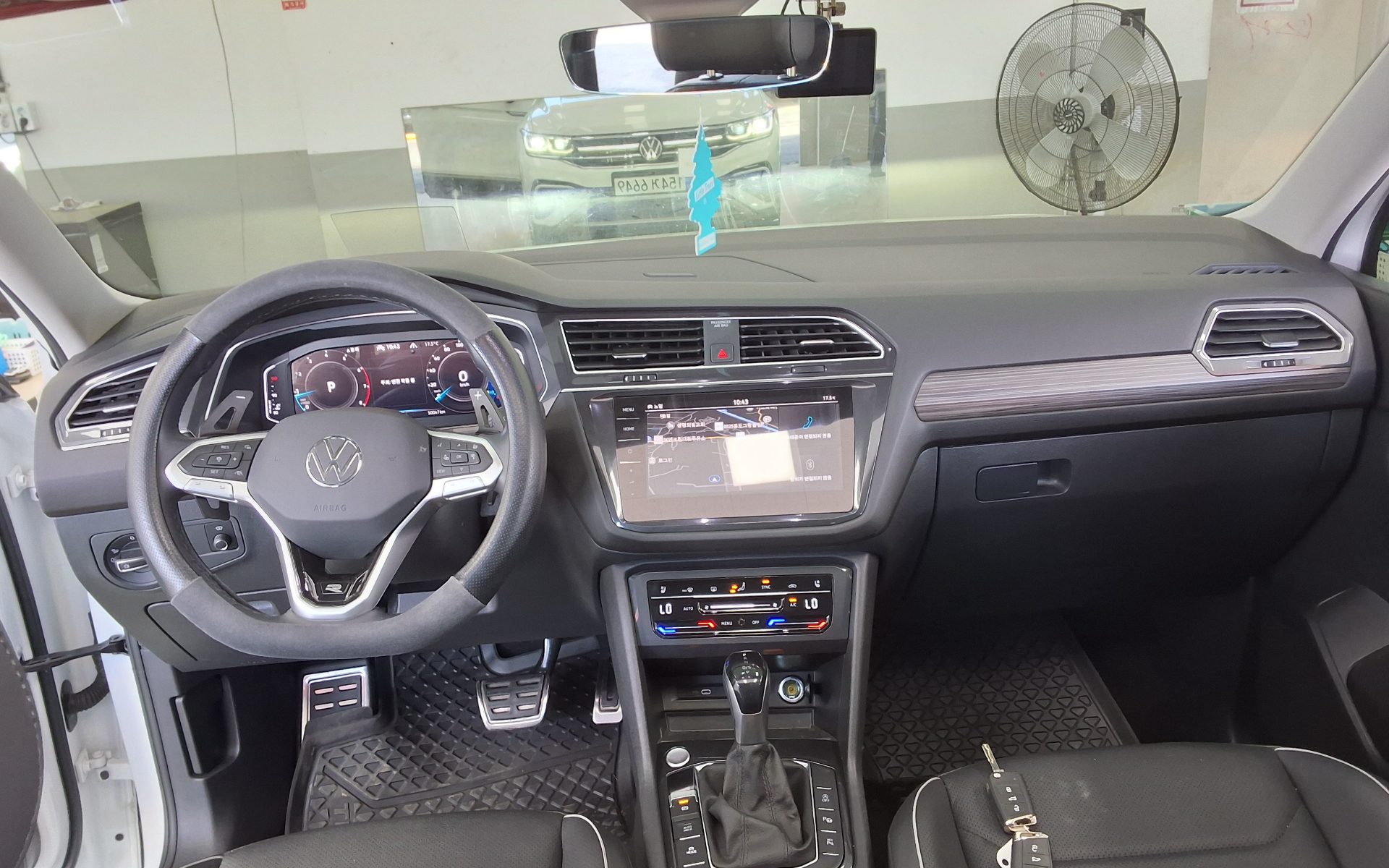 Volkswagen Tiguan 2023 - Image 10