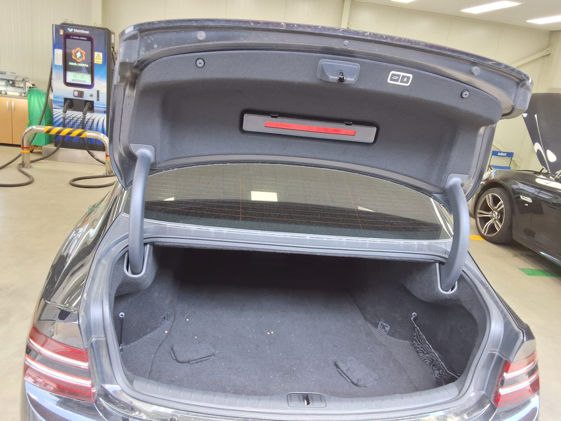Hyundai Genesis 2021 - Image 14