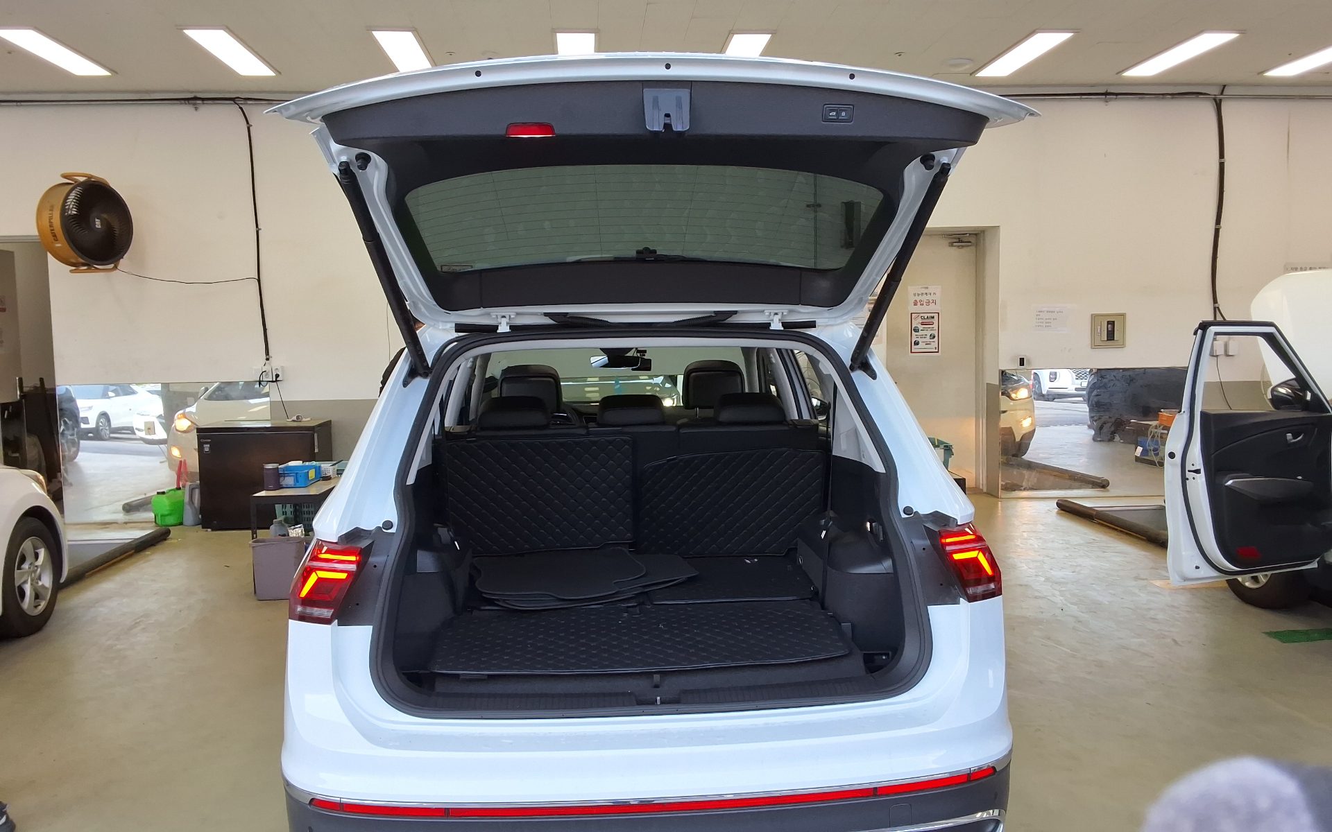 Volkswagen Tiguan 2023 - Image 14