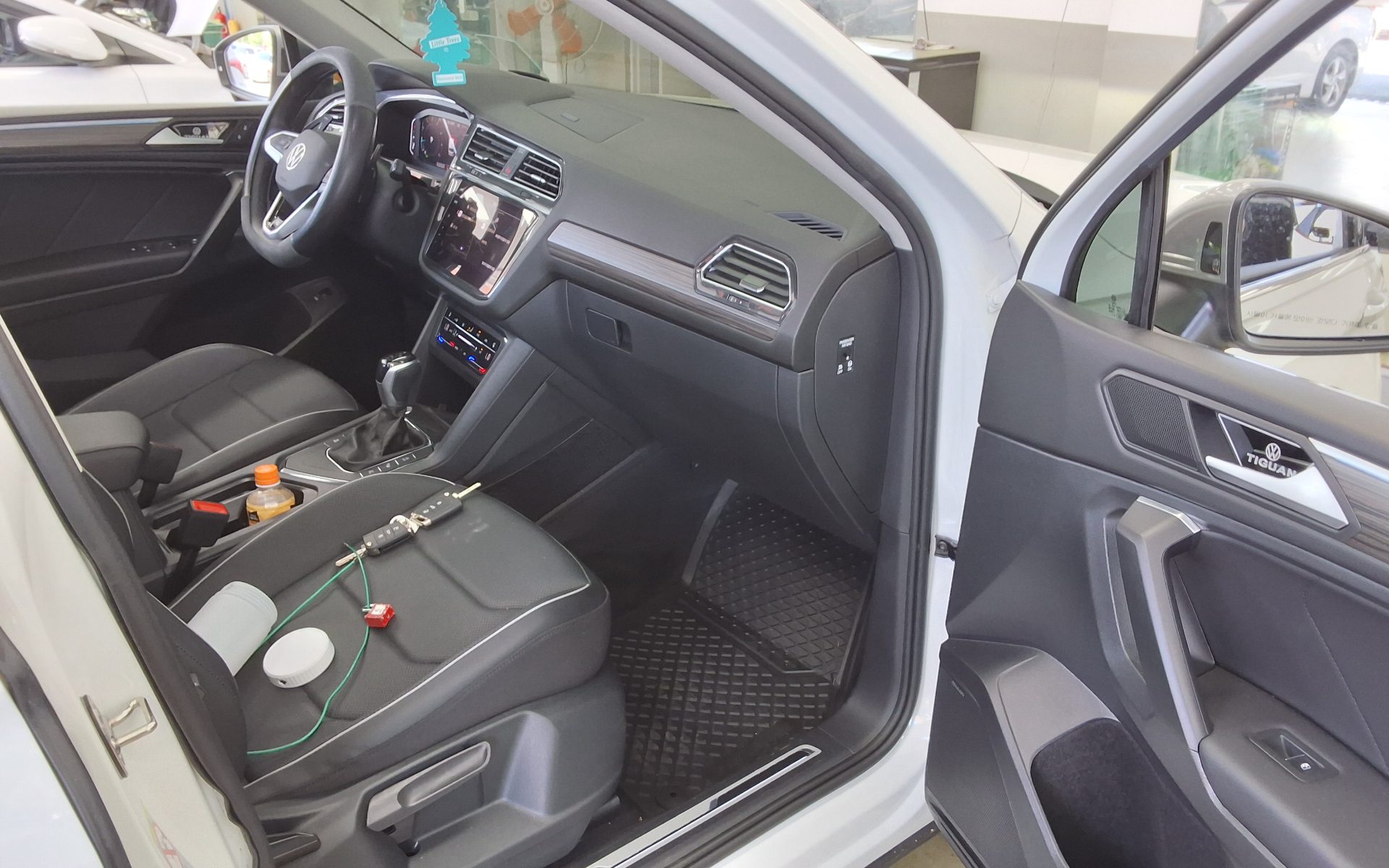 Volkswagen Tiguan 2023 - Image 13