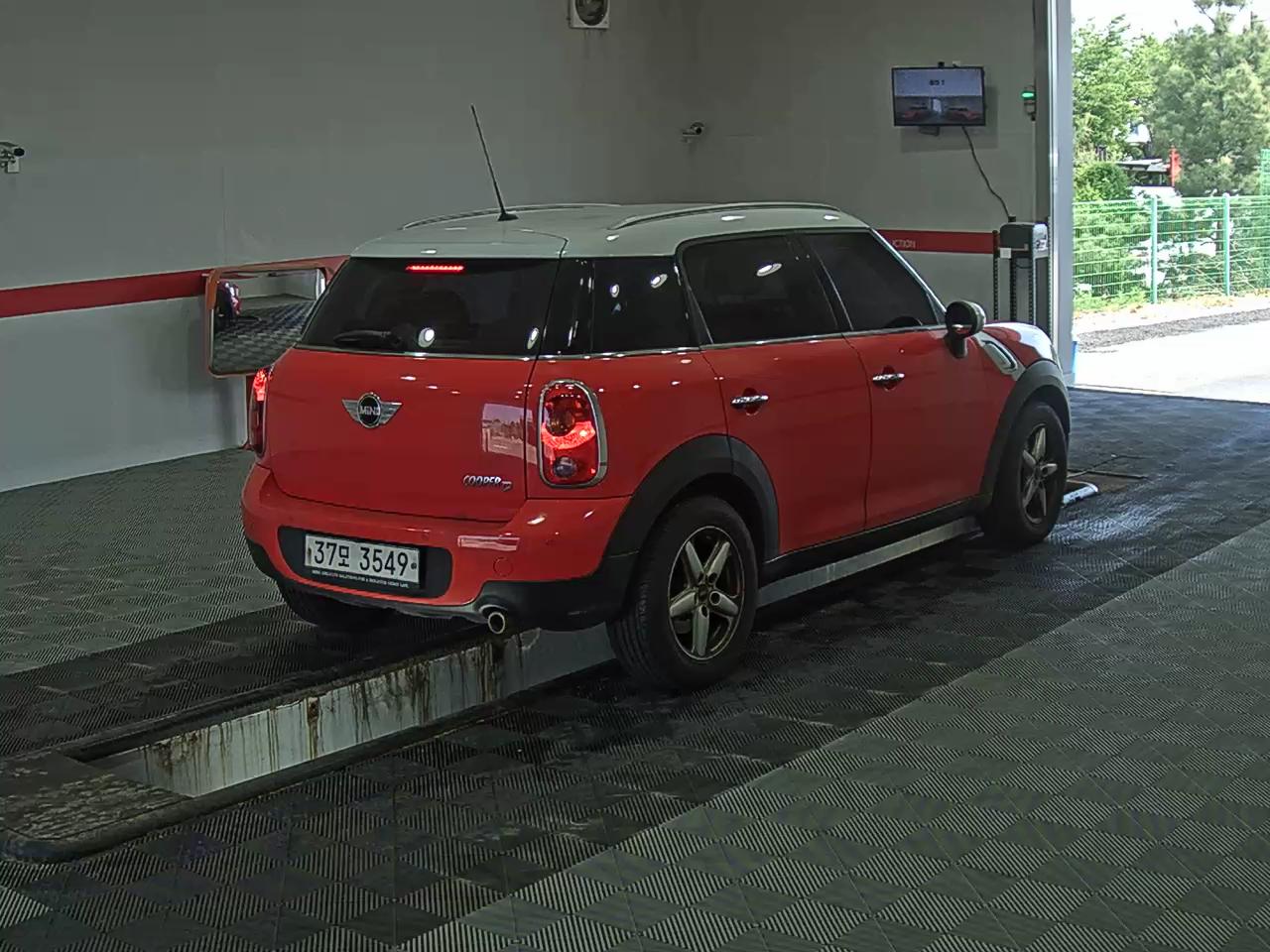 BMW MINI 2012 - Image 4