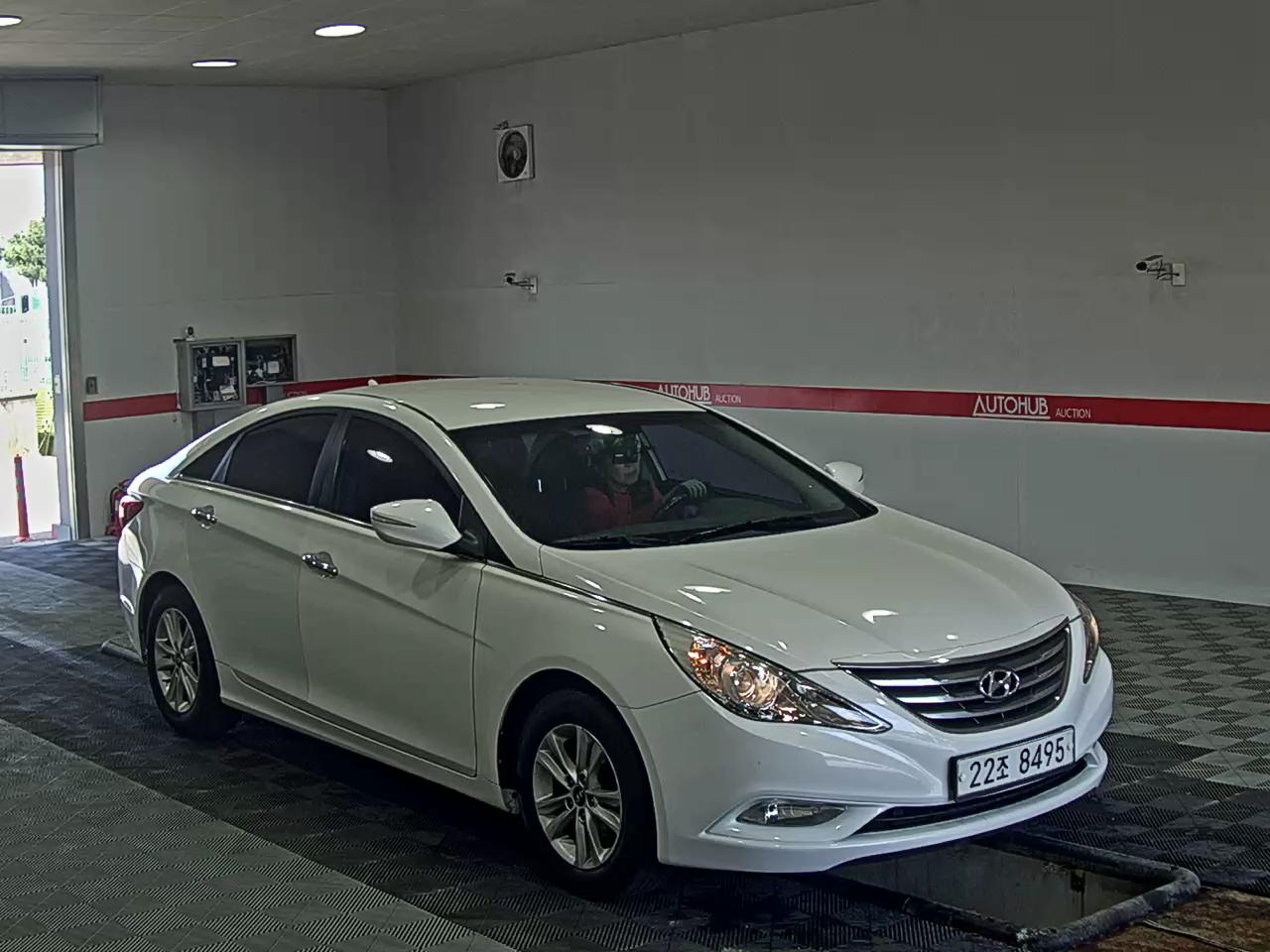 Hyundai Sonata 2012 - Image 2