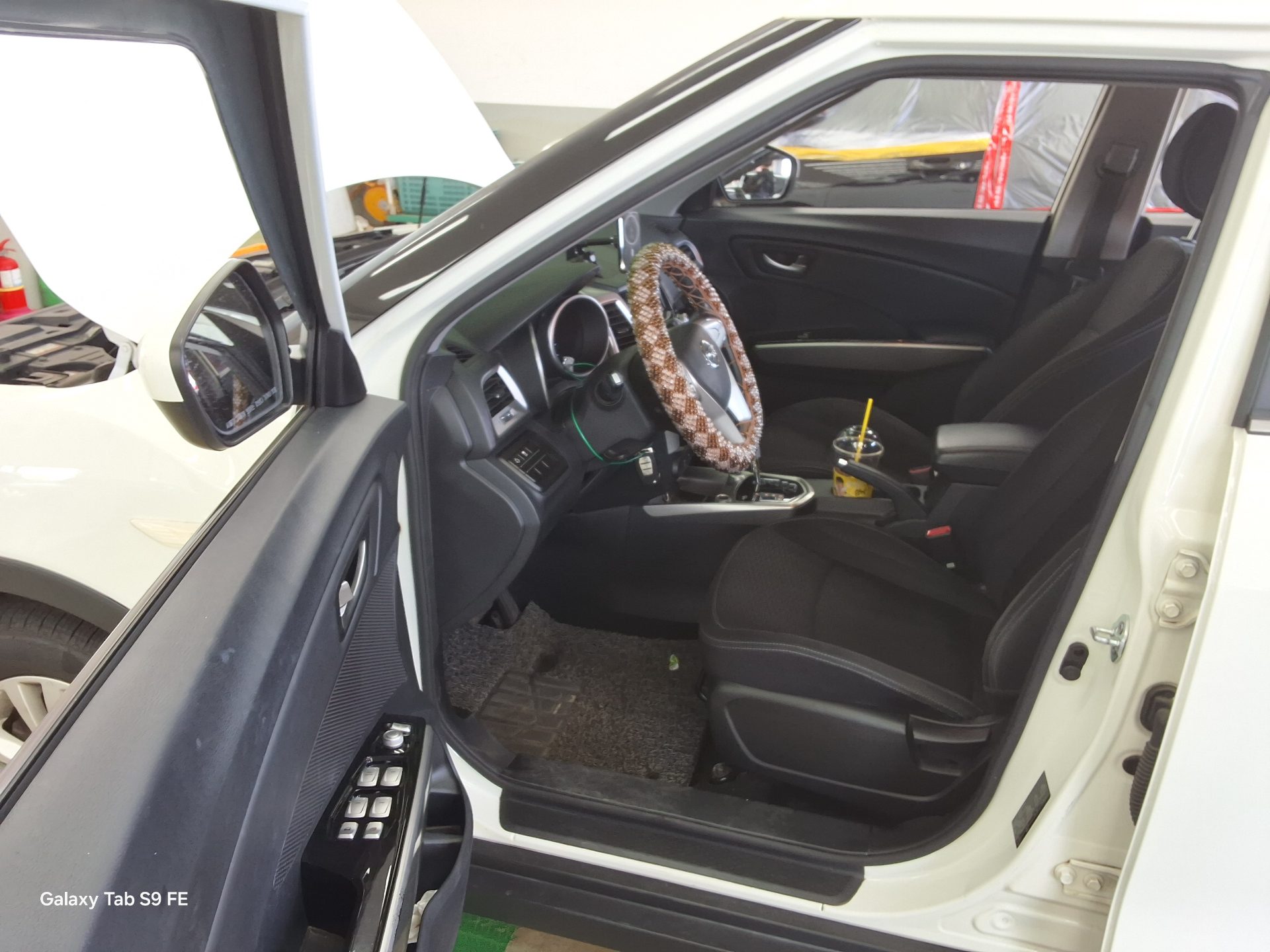 KG Mobility Tivoli 2016 - Image 9