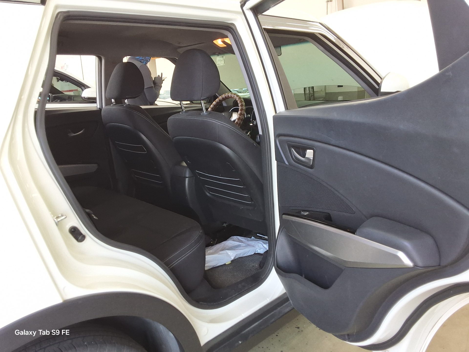 KG Mobility Tivoli 2016 - Image 12