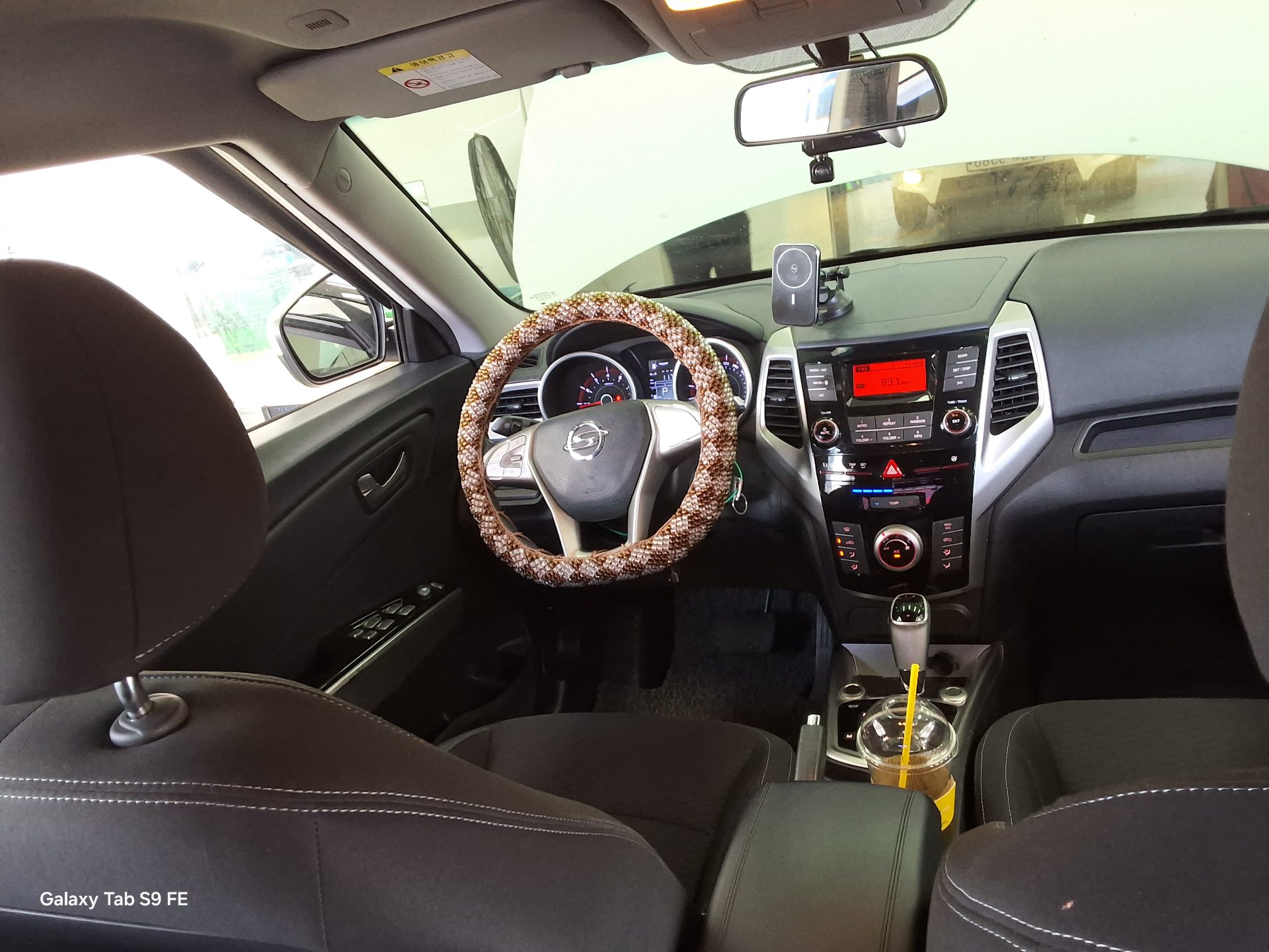 KG Mobility Tivoli 2016 - Image 10