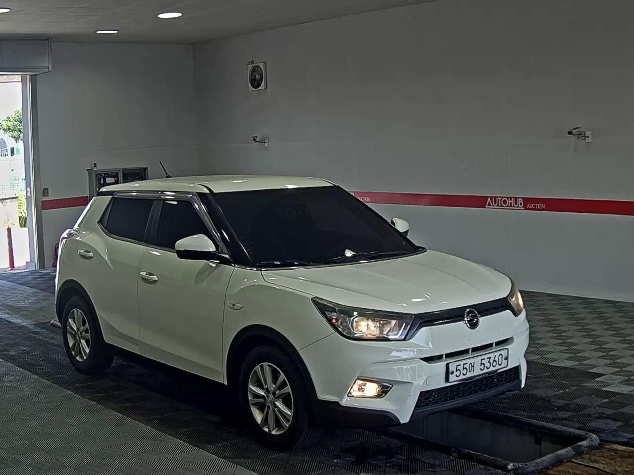 KG Mobility Tivoli 2016 - Image 2