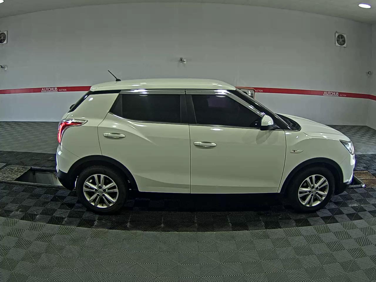 KG Mobility Tivoli 2016 - Image 3