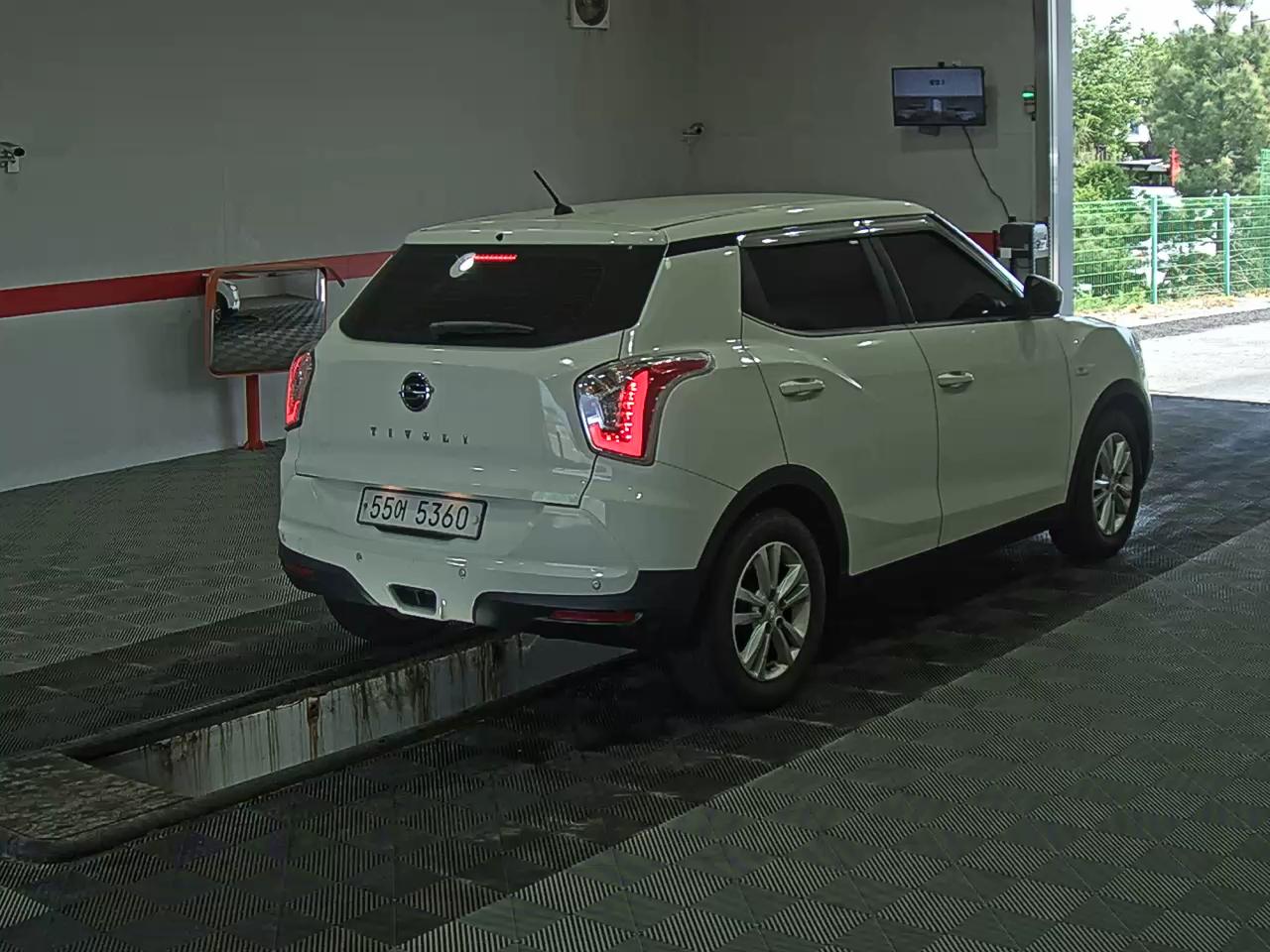 KG Mobility Tivoli 2016 - Image 4