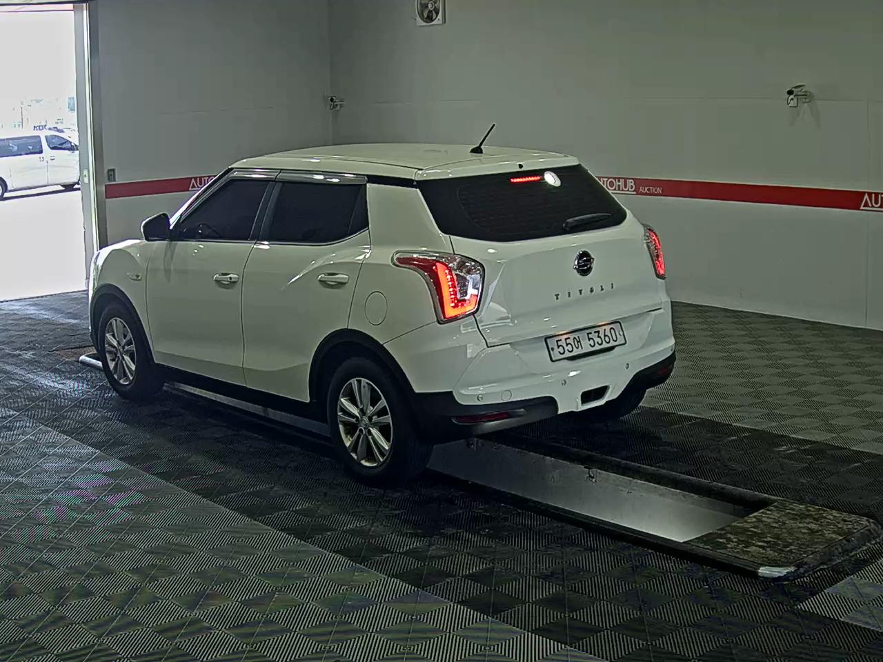 KG Mobility Tivoli 2016 - Image 5