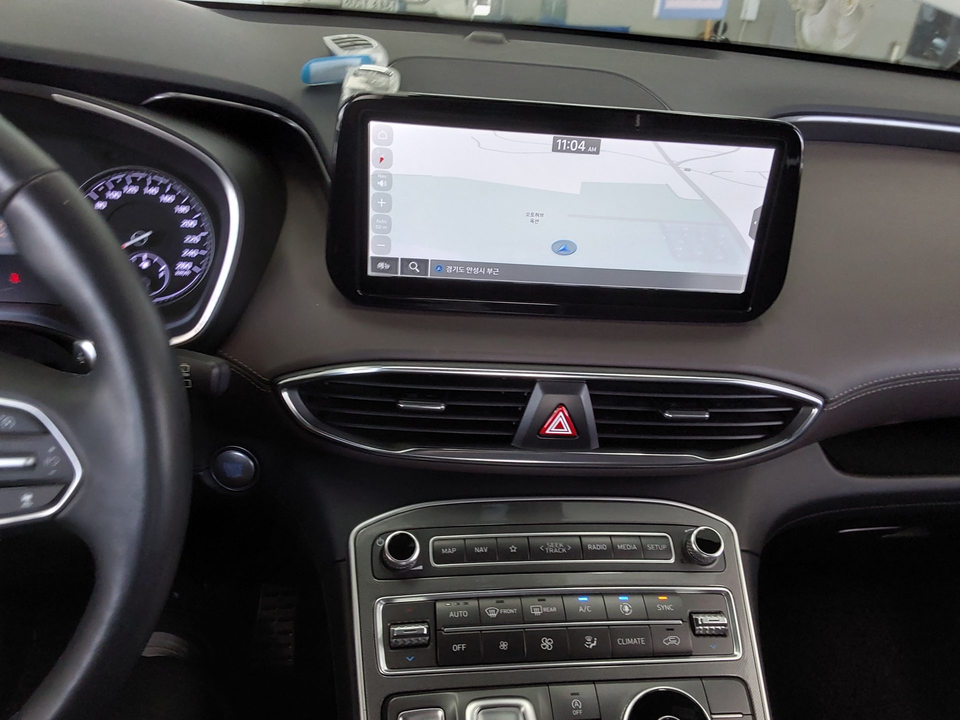 Hyundai Santa Fe 2021 - Image 18