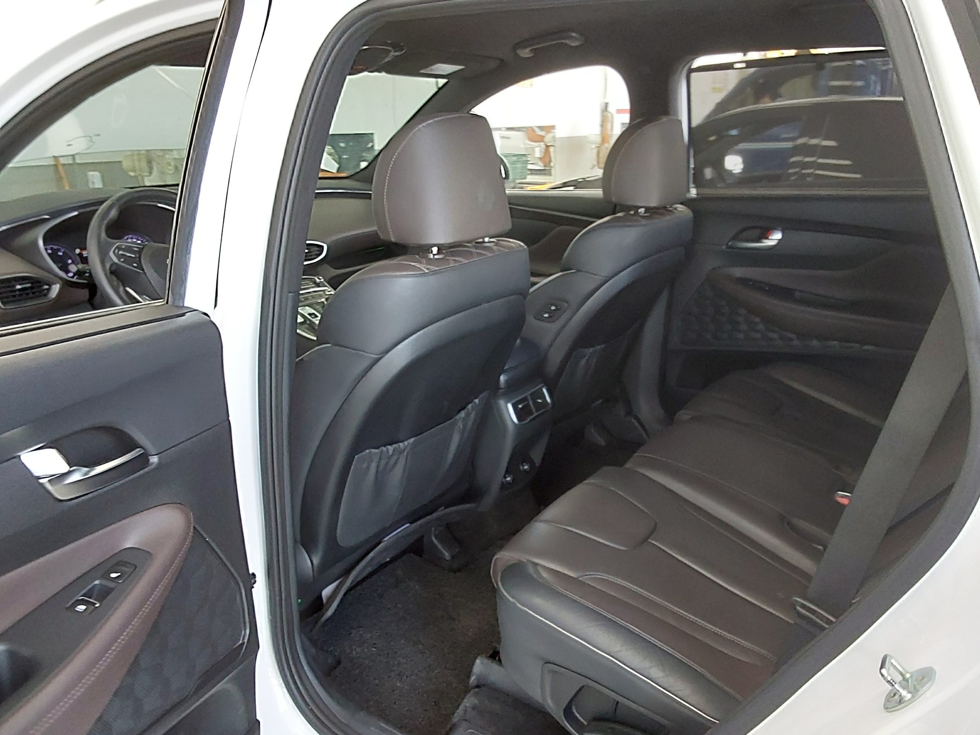Hyundai Santa Fe 2021 - Image 12