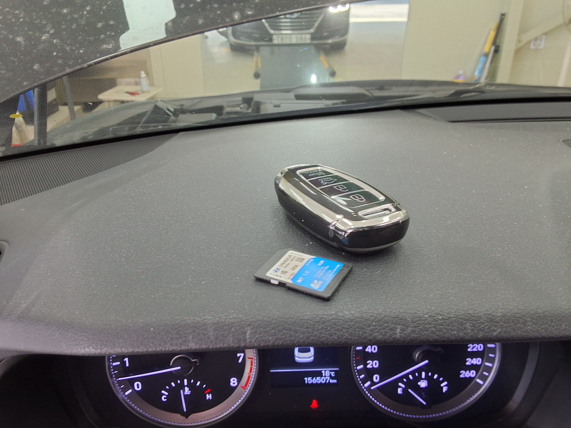 Hyundai Grandeur 2017 - Image 17