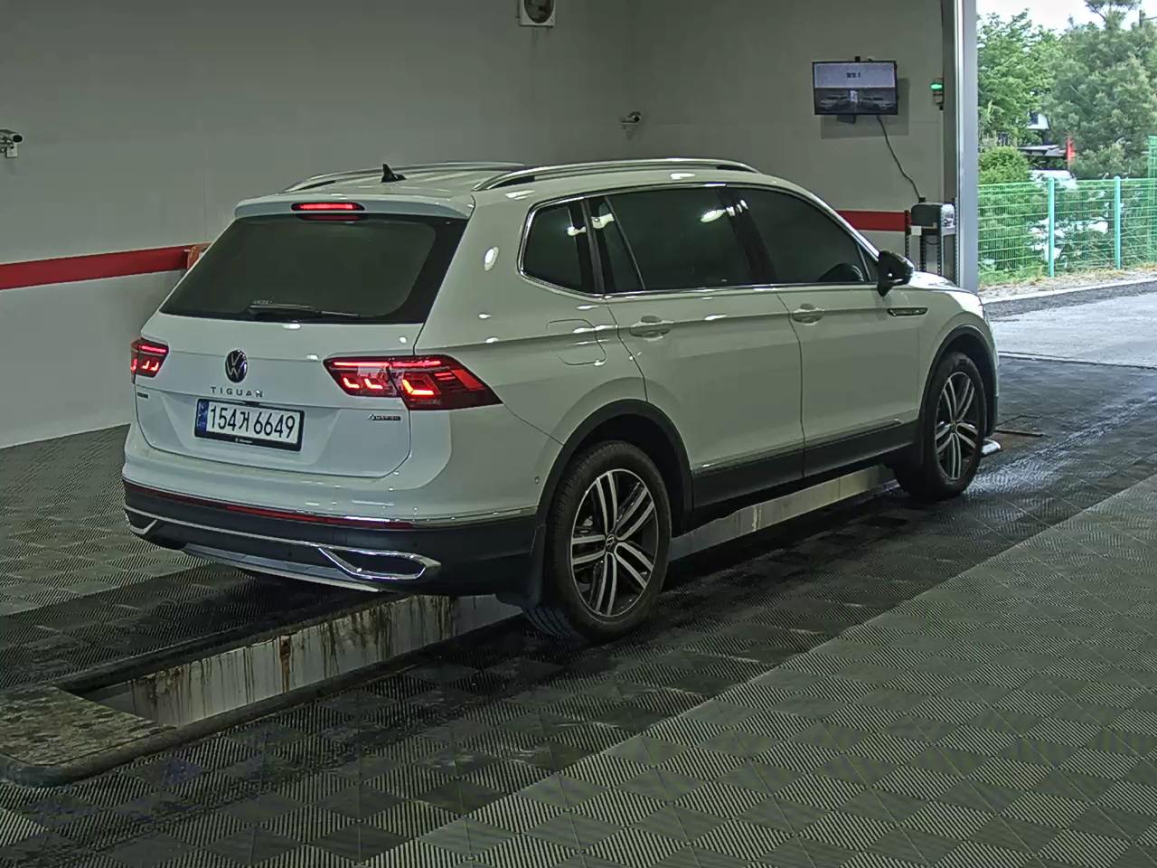 Volkswagen Tiguan 2023 - Image 4