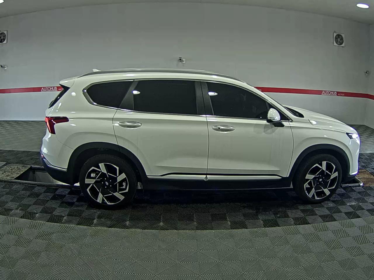 Hyundai Santa Fe 2021 - Image 3