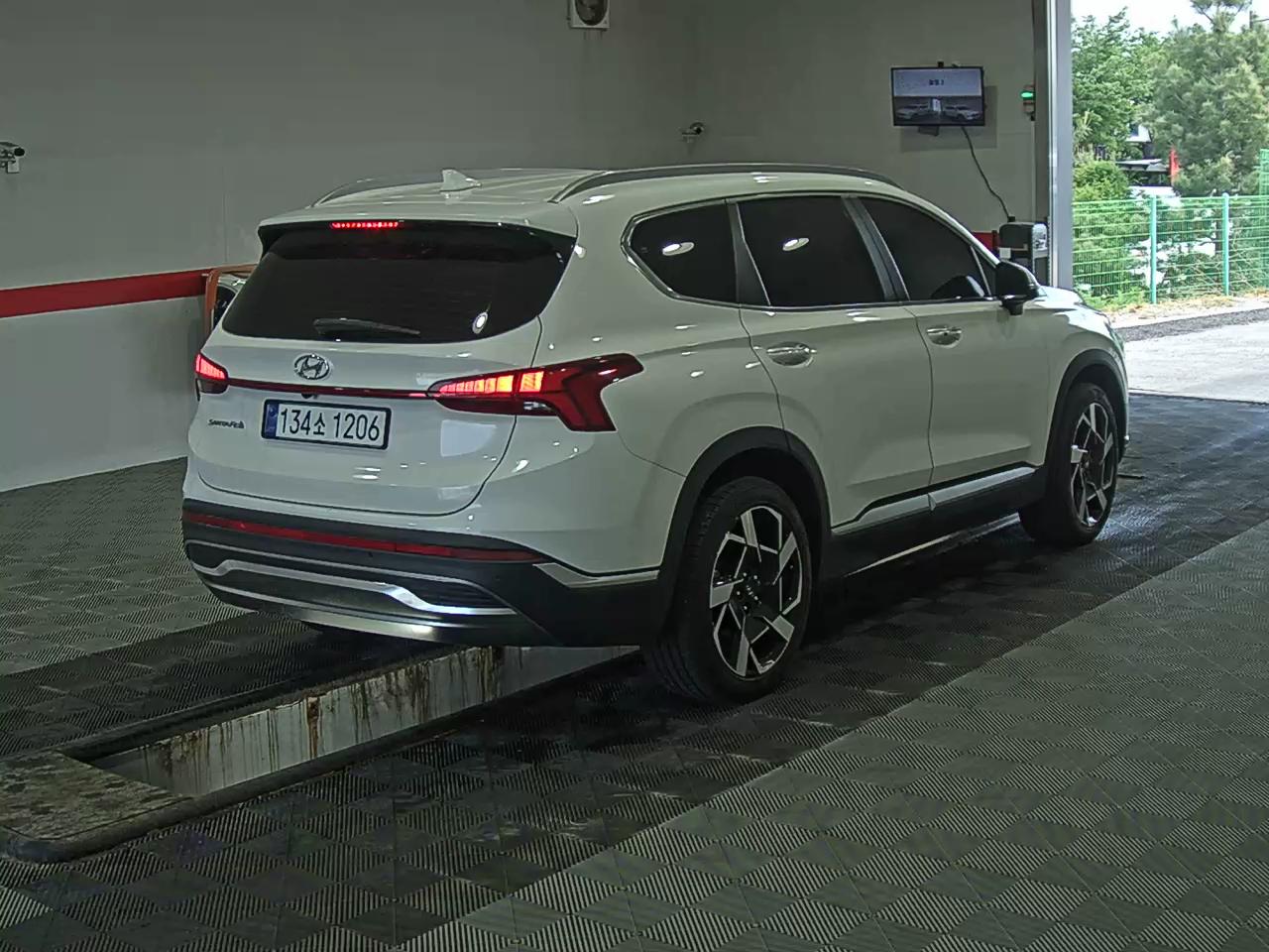 Hyundai Santa Fe 2021 - Image 4