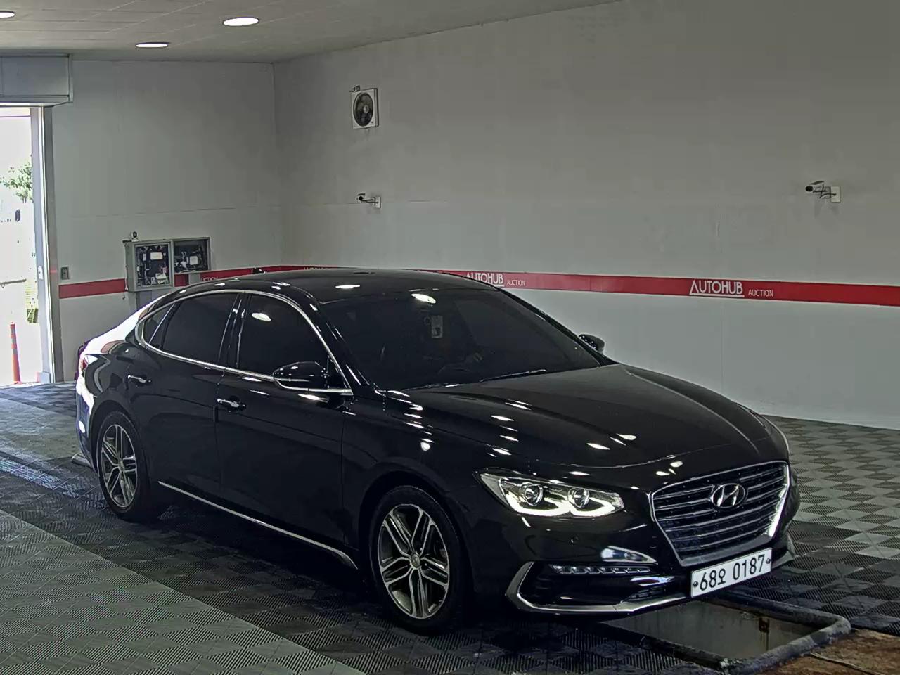 Hyundai Grandeur 2017 - Image 2