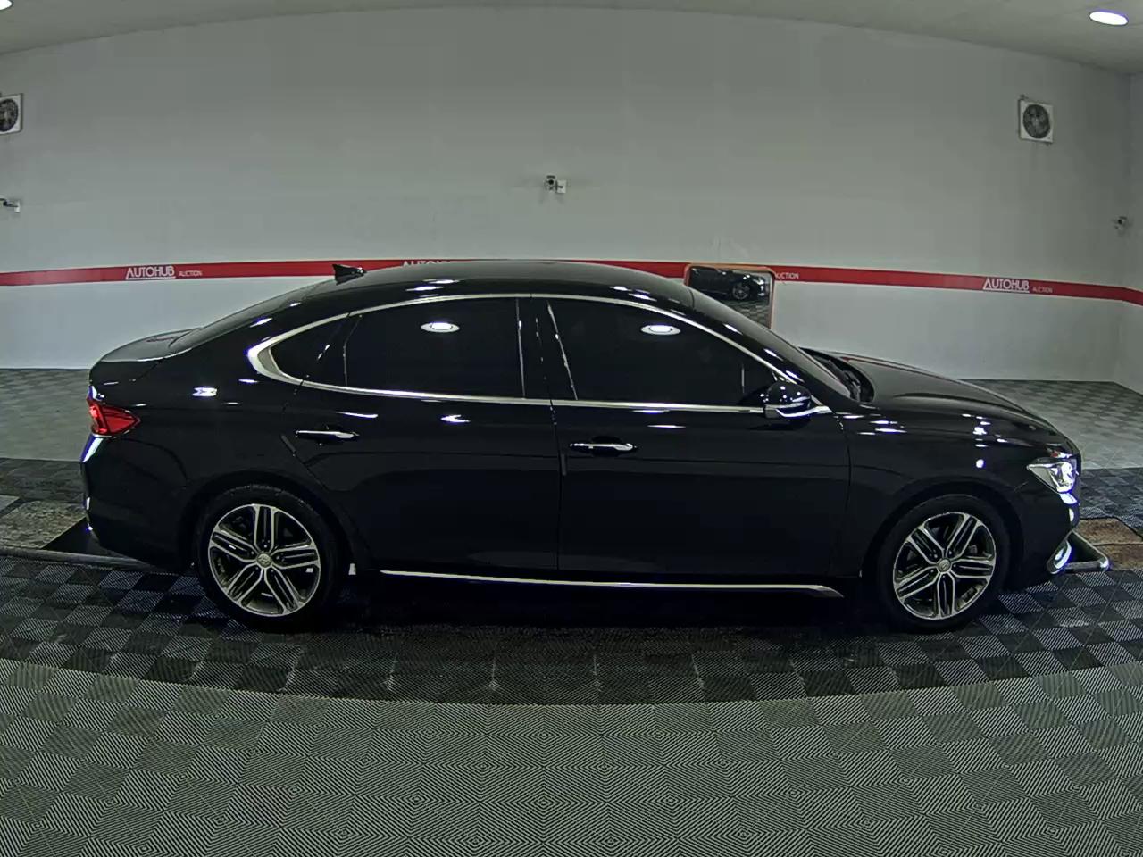 Hyundai Grandeur 2017 - Image 3