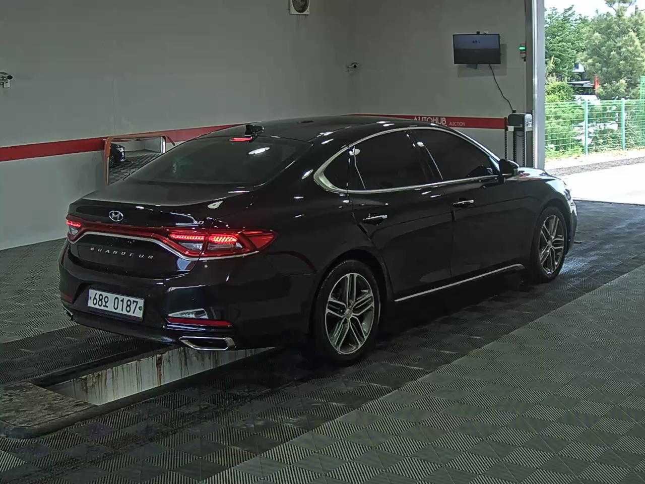 Hyundai Grandeur 2017 - Image 4