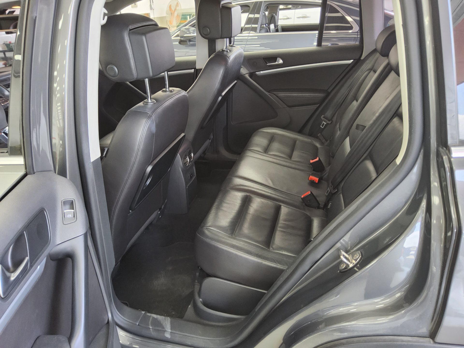 Volkswagen Tiguan 2016 - Image 11