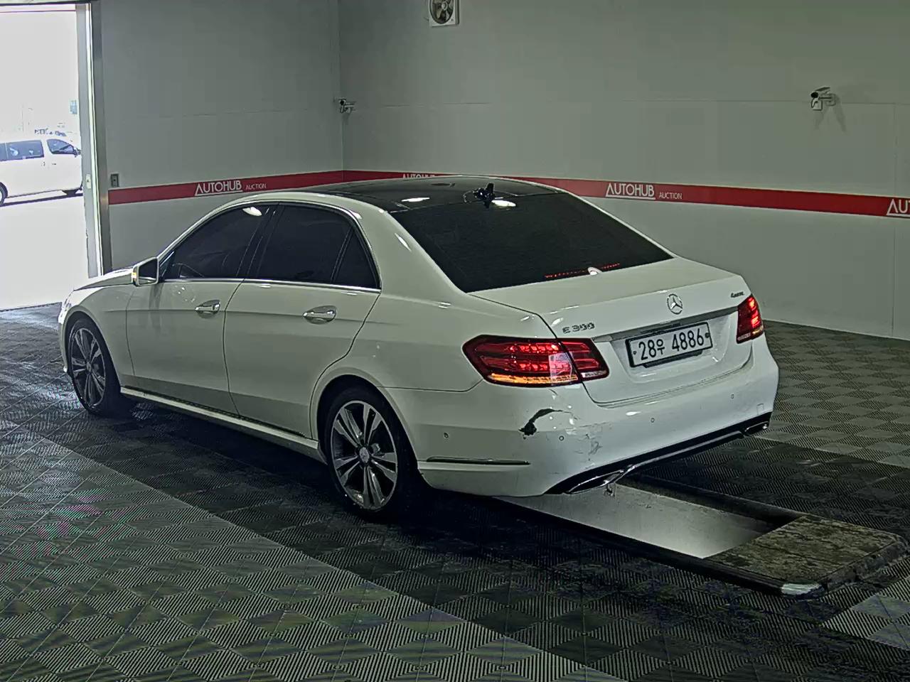 Mercedes-Benz E-Class 2014 - Image 5
