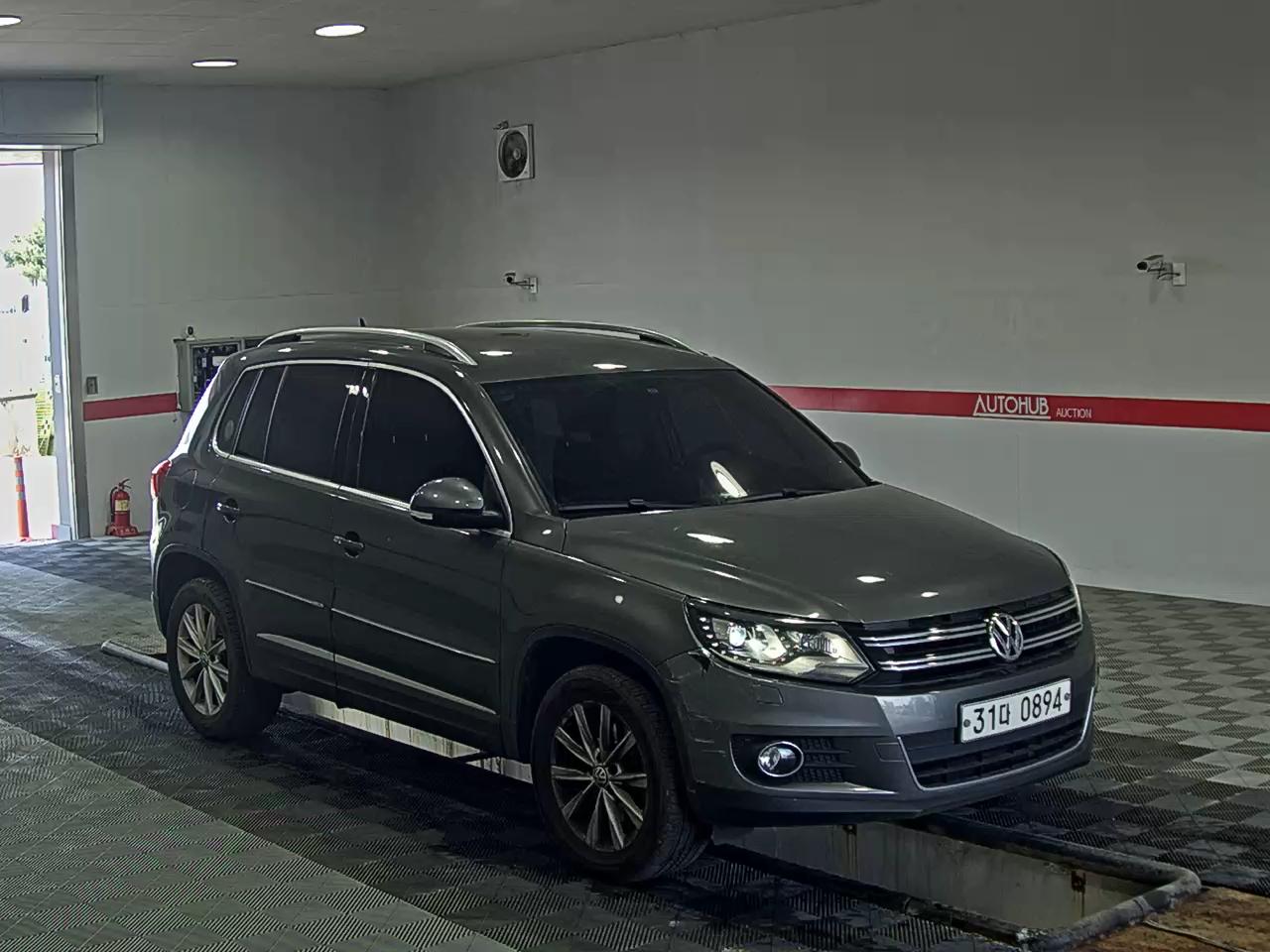 Volkswagen Tiguan 2016 - Image 2