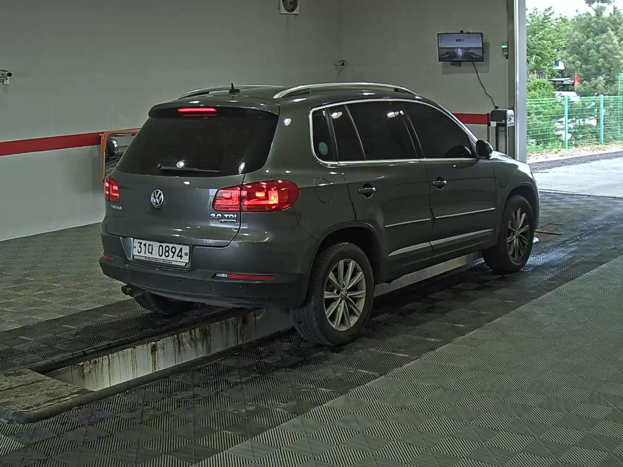 Volkswagen Tiguan 2016 - Image 4